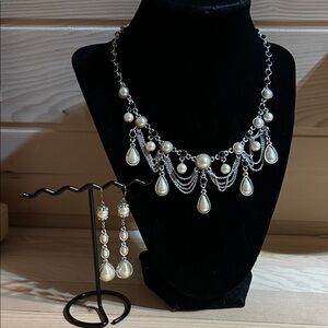 Vintage bib style Necklace with Earring Set